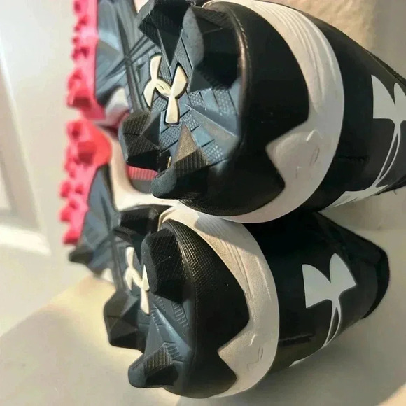 Under Armour Boys Leadoff Low RM 1297316-002 Pink Baseball Cleats Shoes Size 3Y - Picture 10 of 11